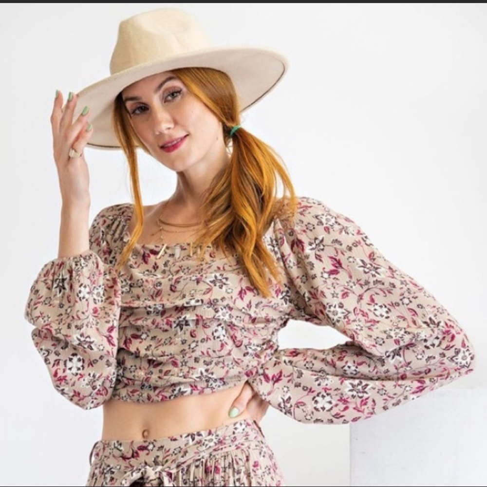 The RYLEE Floral Print Balloon Sleeve Crop